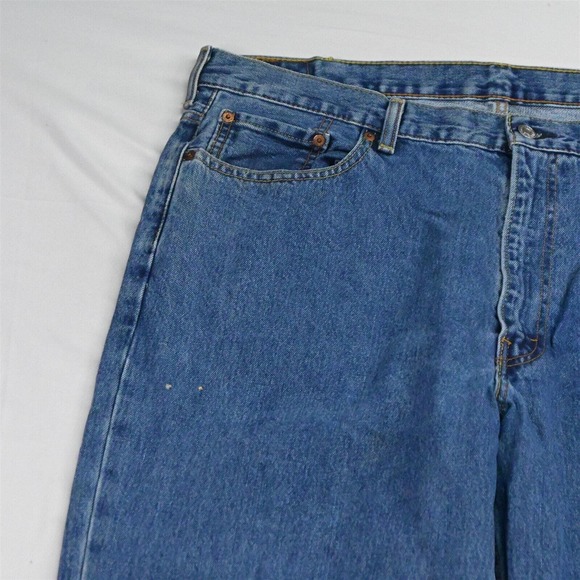 Levi's 42 x 32 550 Relaxed Fit Medium Stonewash Denim Jeans - Picture 2 of 7